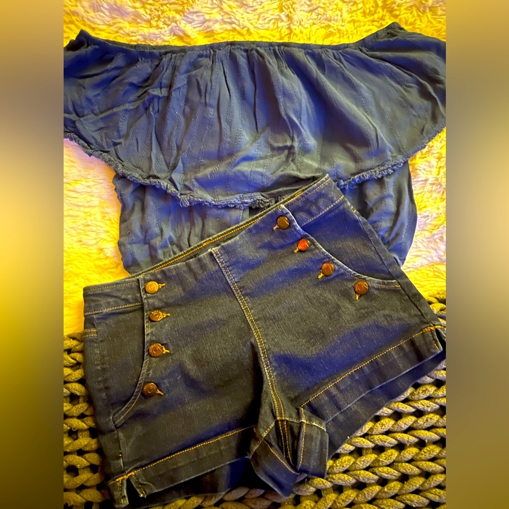 Adorable shorts & 2 great tops